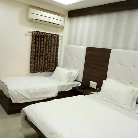 Hotel Sun Shine Ahmedabad Ngoại thất bức ảnh