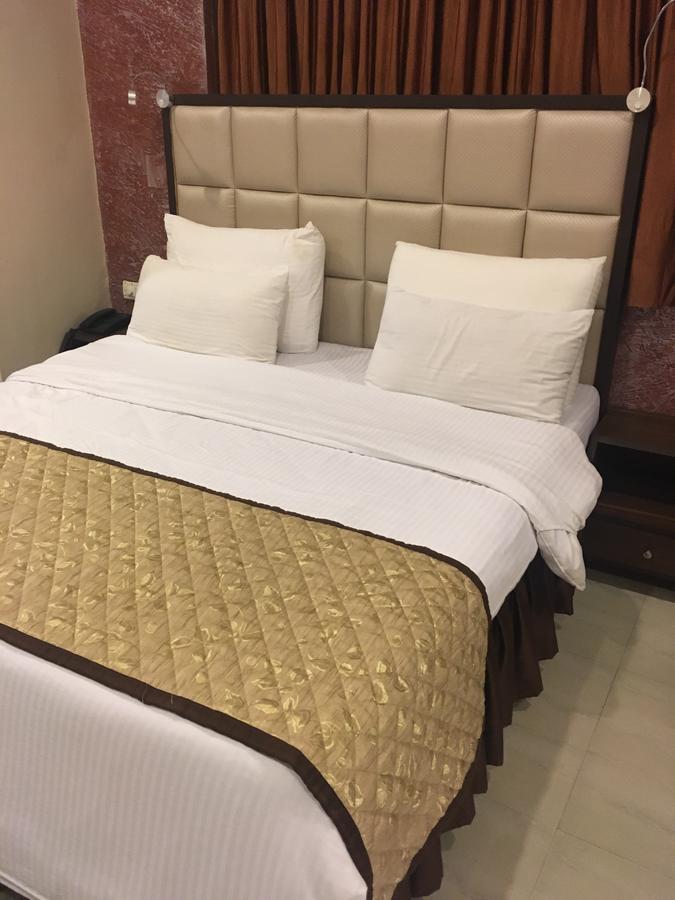 Hotel Sun Shine Ahmedabad Ngoại thất bức ảnh