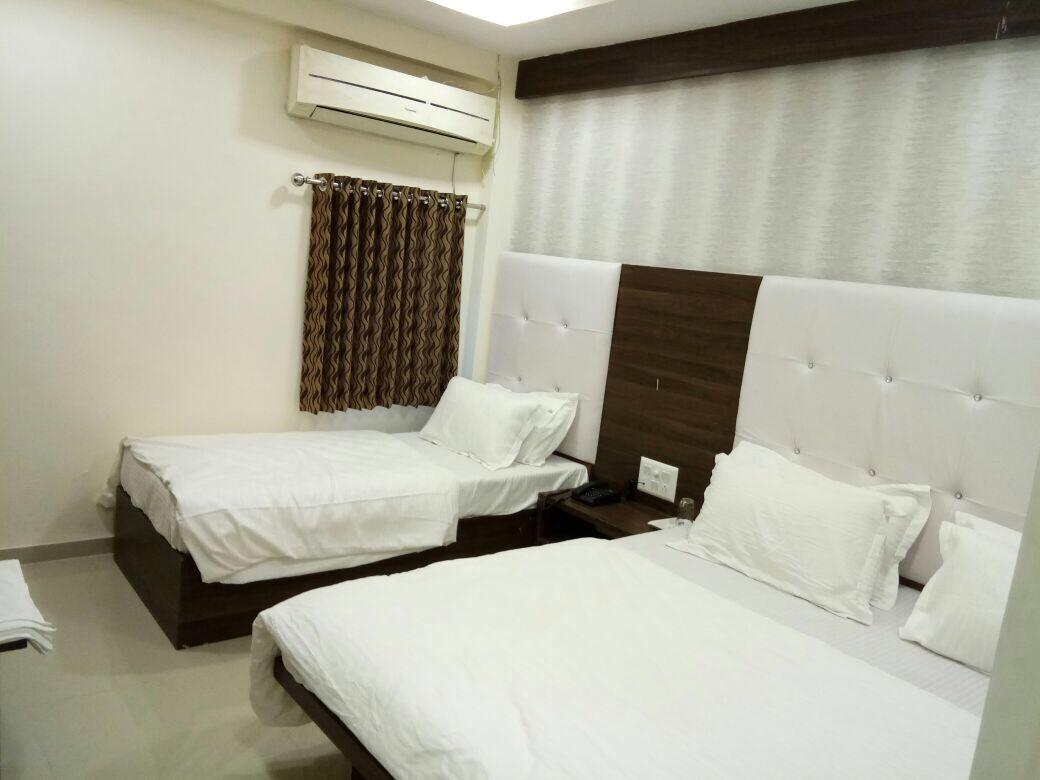 Hotel Sun Shine Ahmedabad Ngoại thất bức ảnh